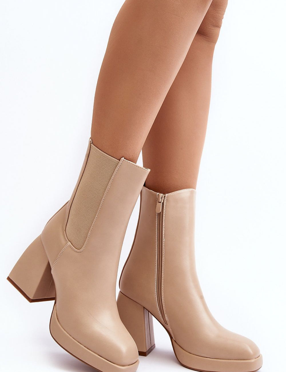 Vallorea Square-Toe Platform Boots in beige eco leather with block heel, side zipper, and insulated interior for autumn-winter style.