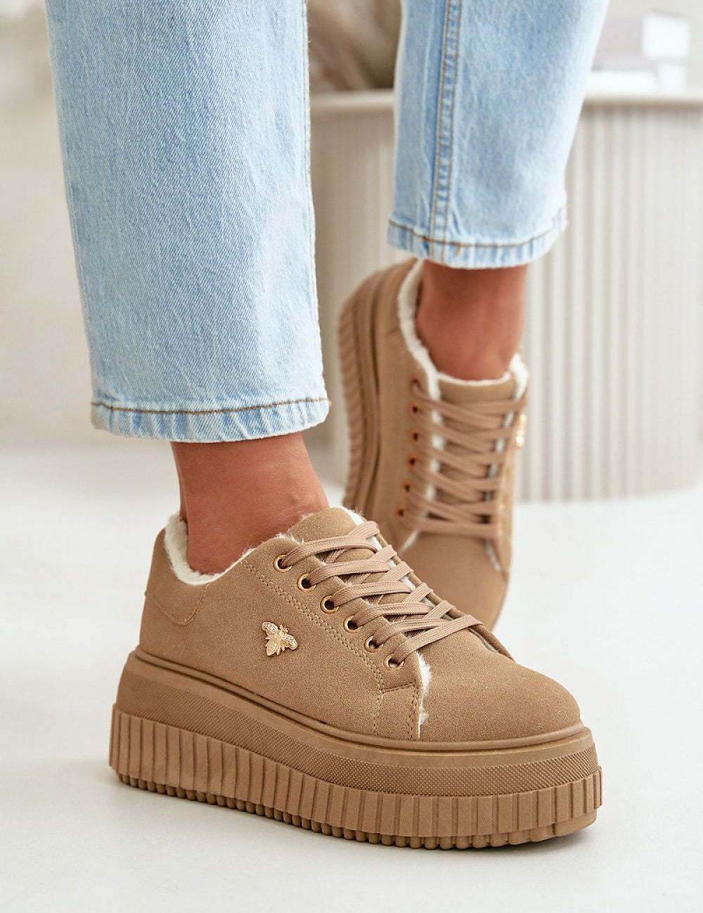 Verona platform sneakers with gold accent in soft imitation suede and fur lining, featuring a high platform for stylish winter wear.