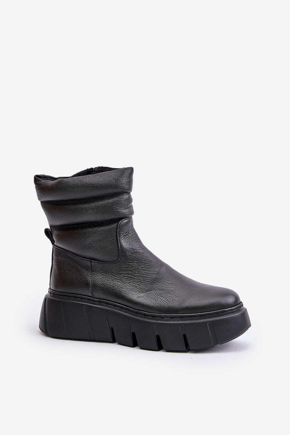 Orravelle Risefold leather ankle boots with wedge, grooved platform, side zipper, and felt lining for comfort and warmth.