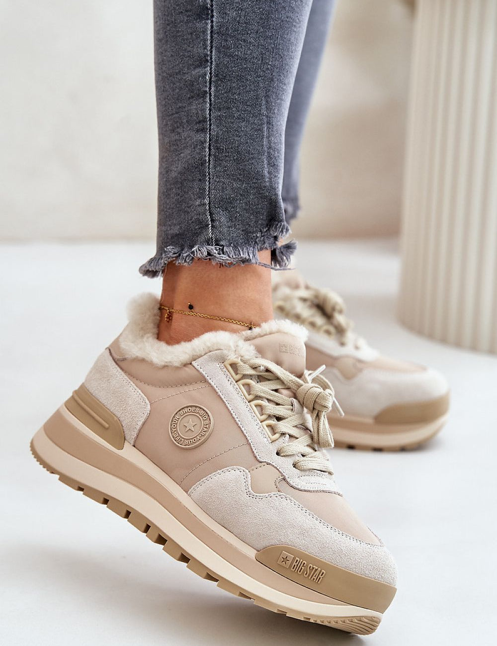 Montessa fleece-lined platform sneakers in beige with suede leather and fabric, showcasing a cozy fleece lining and elevated sole.