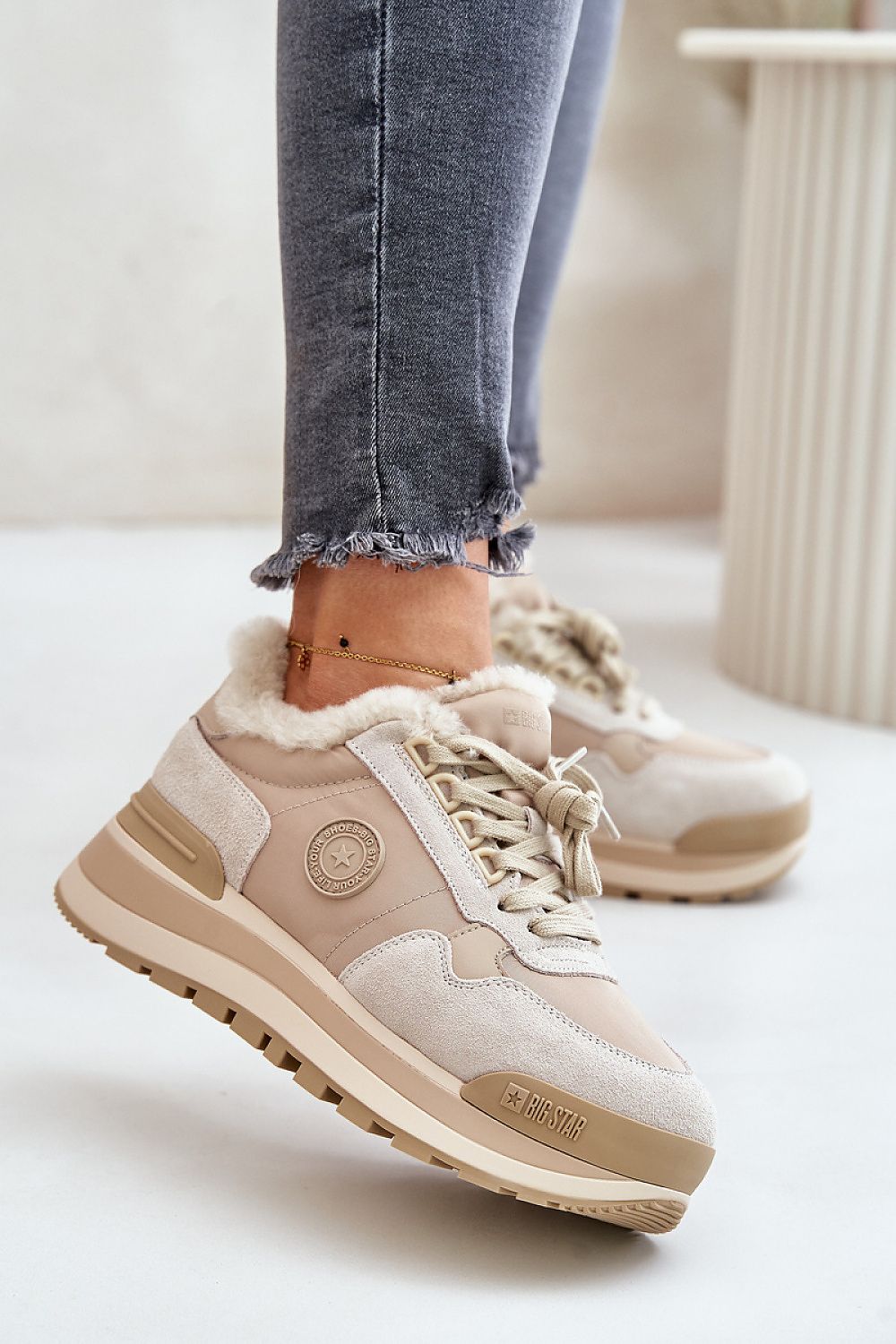 Montessa fleece-lined platform sneakers in beige with suede leather and fabric, showcasing a cozy fleece lining and elevated sole.