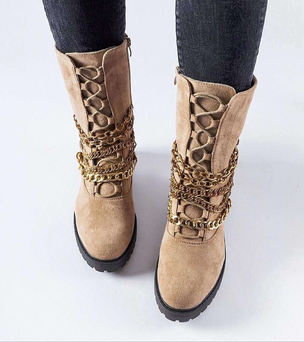 Selvaya chain-detail insulated ankle boots with 4 cm heel, featuring sleek beige design, bold chain accents, eco leather, side zipper.