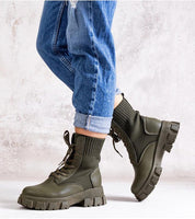 Bravelle insulated rubber boots with elastic upper and high shaft, offering protection and style for cold, wet conditions. Perfect for autumn-winter.