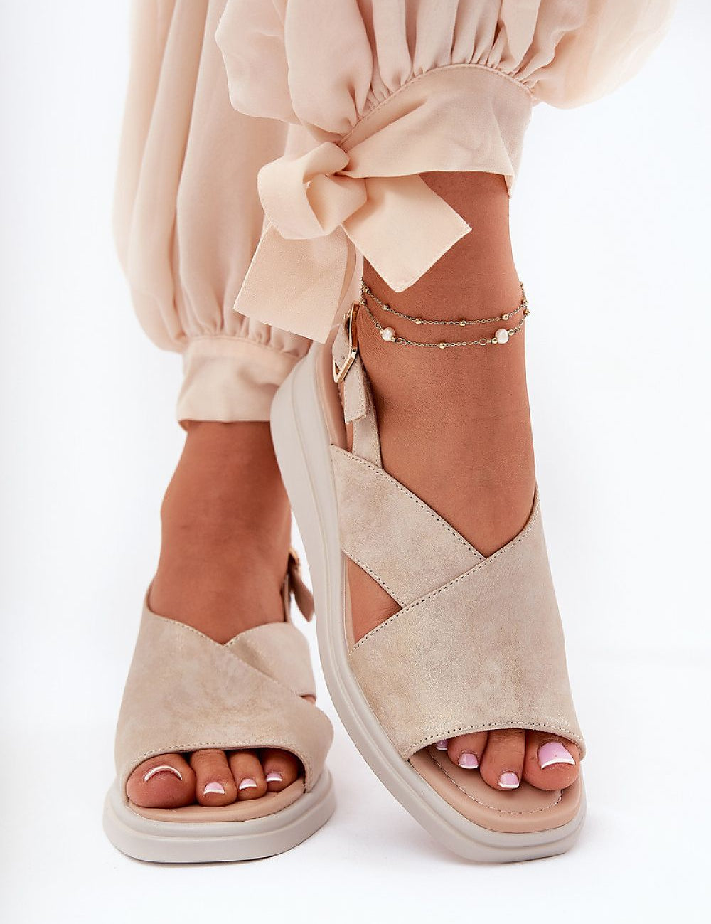  Buskin model 211942 Step in style 