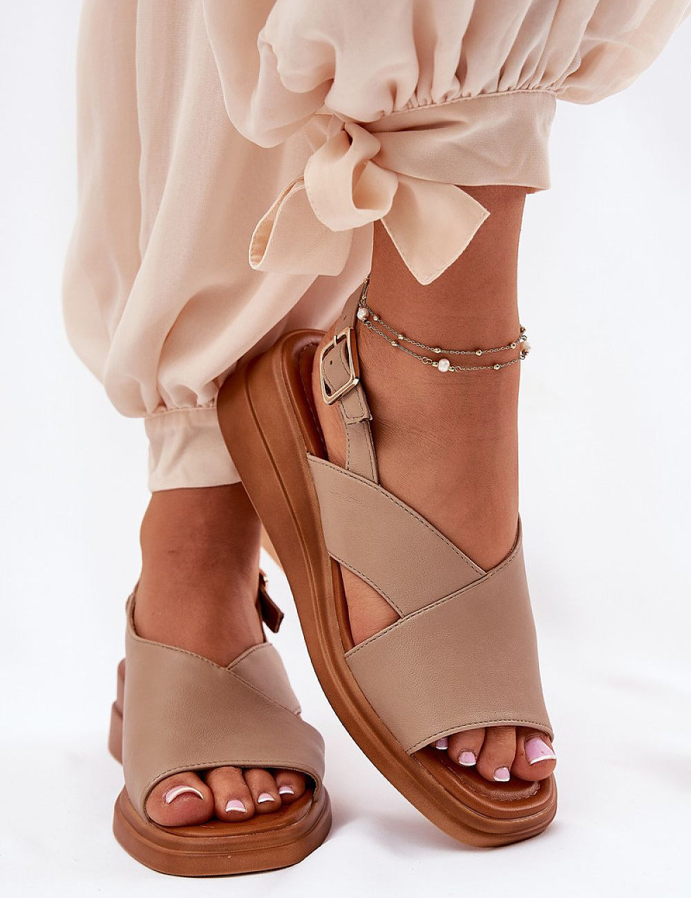  Buskin model 211944 Step in style 