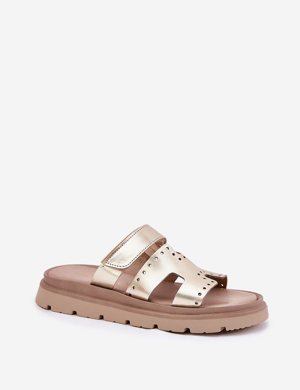 Gold Mavena platform strap sandals with wide upper strap and 3 cm sole, perfect for summer comfort and minimalistic style.