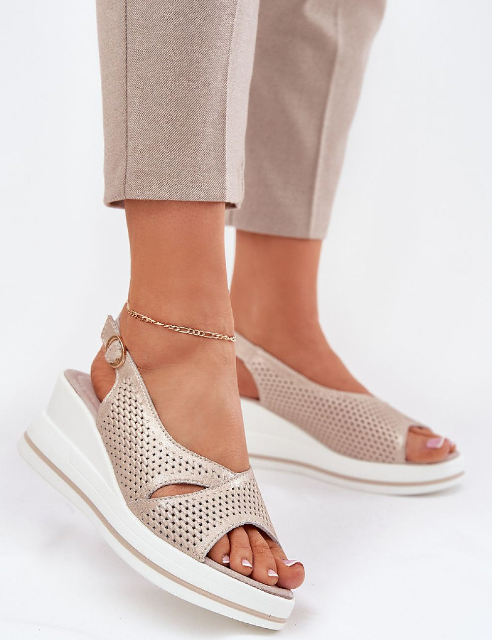  Buskin model 213456 Step in style 