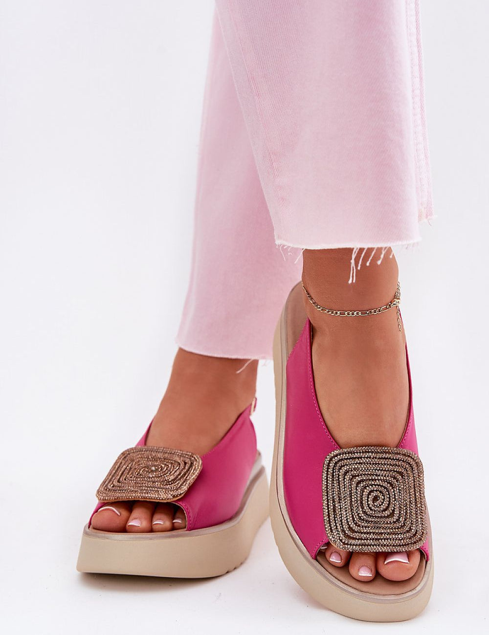  Sandals model 215029 Step in style 